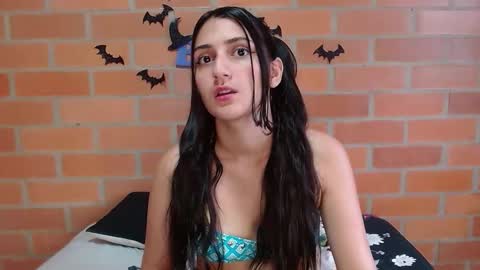 Luisa online show from 10/25/25, 02:24