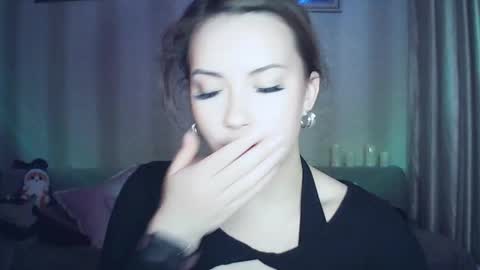 moodiemira online show from 02/25/26, 06:06