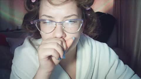 moodiemira online show from 03/28/26, 03:28