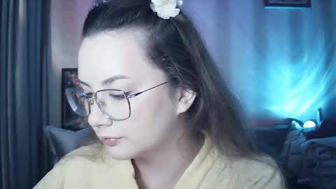 moodiemira online show from 05/28/26, 07:00