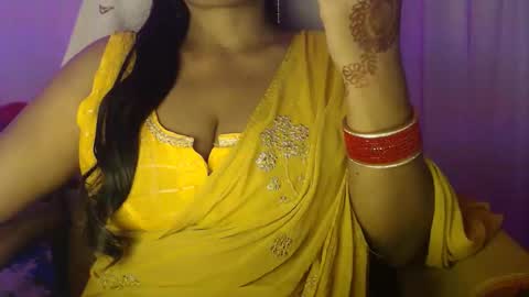 Snapshot of moody_maya chatting on 10/05/25, 10:13 Maya online show from 10/05/25, 10:13