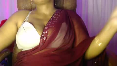 Snapshot of moody_maya chatting on 10/12/25, 11:31 Maya online show from 10/12/25, 11:31