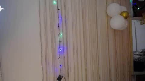 moon_and_fire_ online show from 11/11/25, 04:07