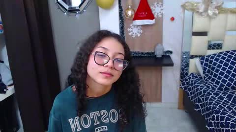 moon_and_fire_ online show from 11/24/25, 04:34