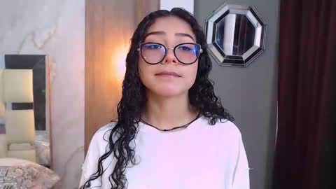 moon_and_fire_ online show from 02/28/26, 05:52