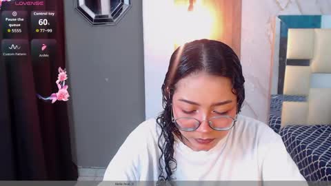 moon_and_fire_ online show from 03/30/26, 05:41