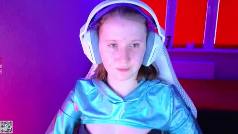 Lola online show from 11/26/25, 10:16