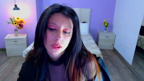 Snapshot of moon_blue222 chatting on 01/04/25, 09:31 Tamara Bela your favorite lover from Colombia online show from 01/04/25, 09:31