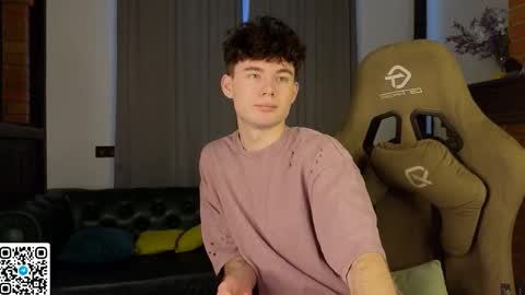 moon_gloww online show from 03/10/26, 04:50