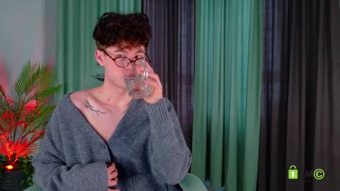 moon_gloww online show from 03/24/26, 01:54