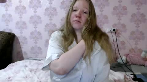 Snapshot of moon_linght000 chatting on 06/14/26, 03:03 moon_linght000 online show from 06/14/26, 03:03