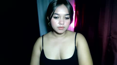 Snapshot of moon_of_desirexx chatting on 10/14/25, 11:44 Joy online show from 10/14/25, 11:44