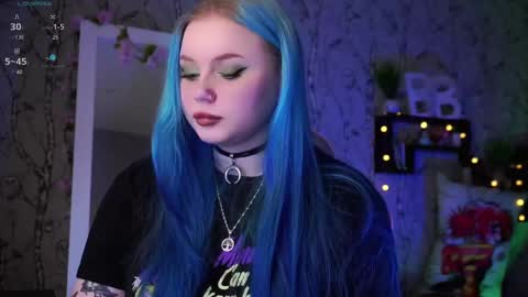 Emilia online show from 02/20/25, 10:37