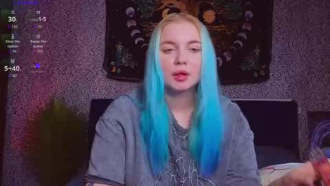 Emilia online show from 09/22/25, 09:33