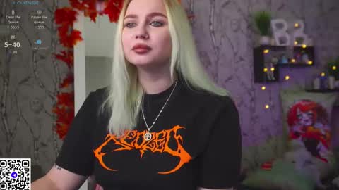 Emilia online show from 11/11/25, 08:47