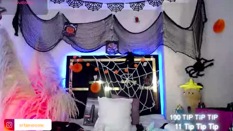 Moon Water   online show from 11/05/25, 10:04