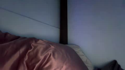 moona_luna21 online show from 10/15/25, 02:55