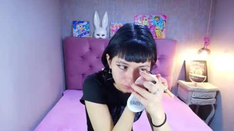 Snapshot of mooncharlotte chatting on 05/23/26, 05:39 Charlotte online show from 05/23/26, 05:39