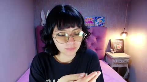 Snapshot of mooncharlotte chatting on 07/01/26, 07:13 Charlotte online show from 07/01/26, 07:13