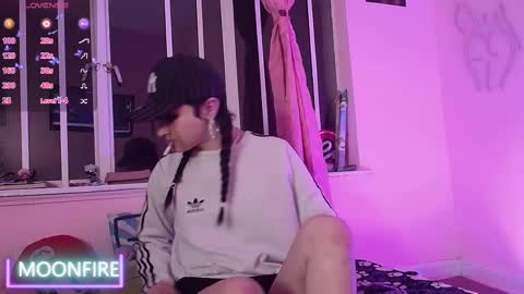 Snapshot of moonfiredance chatting on 03/05/25, 05:50 Nicky  online show from 03/05/25, 05:50