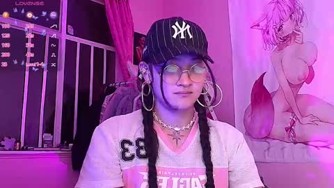 Snapshot of moonfiredance chatting on 09/19/25, 04:47 Nicky  online show from 09/19/25, 04:47