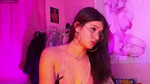 Snapshot of moonfiredance chatting on 09/21/25, 07:10 Nicky  online show from 09/21/25, 07:10