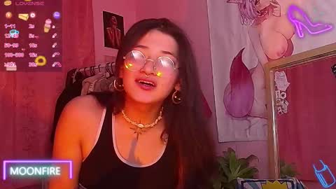 Snapshot of moonfiredance chatting on 09/26/25, 07:34 Nicky  online show from 09/26/25, 07:34