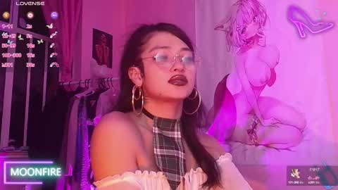 Snapshot of moonfiredance chatting on 10/11/25, 05:17 Nicky  online show from 10/11/25, 05:17