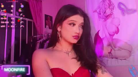 Snapshot of moonfiredance chatting on 10/17/25, 04:04 Nicky  online show from 10/17/25, 04:04