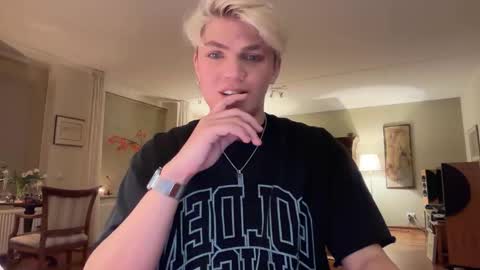 moonflamek online show from 03/15/26, 09:54