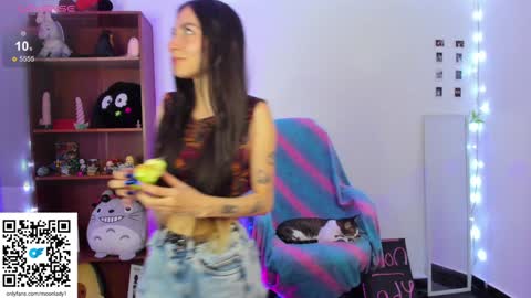 MOON  online show from 12/08/24, 12:18