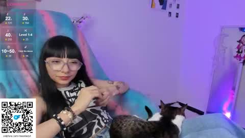 MOON  online show from 10/03/25, 01:13