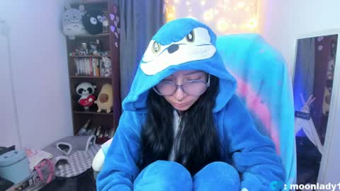 MOON  online show from 04/10/26, 03:23