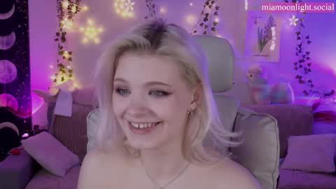 Mia   online show from 03/08/25, 08:14