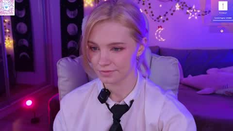 Mia   online show from 04/04/26, 07:22