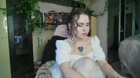 Snapshot of moonlight_sonataa chatting on 05/30/26, 02:47 moonlight_sonataa online show from 05/30/26, 02:47