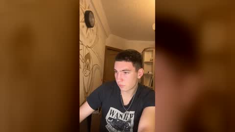 Snapshot of moonlightvera chatting on 12/17/25, 07:42 ARTUR online show from 12/17/25, 07:42