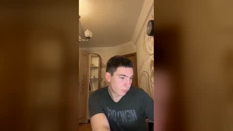 Snapshot of moonlightvera chatting on 12/19/25, 09:11 ARTUR online show from 12/19/25, 09:11