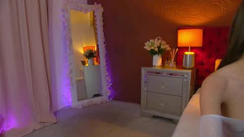 Snapshot of moonligt_iris chatting on 11/26/25, 05:41 moonligt_iris online show from 11/26/25, 05:41