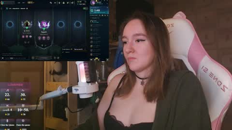 Snapshot of moonlish_siren chatting on 06/07/26, 08:45 Katrin online show from 06/07/26, 08:45