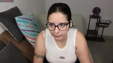 Snapshot of moonwoman_ chatting on 04/26/26, 04:54 Moon Woman online show from 04/26/26, 04:54