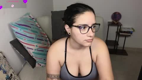 Snapshot of moonwoman_ chatting on 05/10/26, 03:55 Moon Woman online show from 05/10/26, 03:55