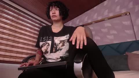 Michelle online show from 02/09/25, 01:14