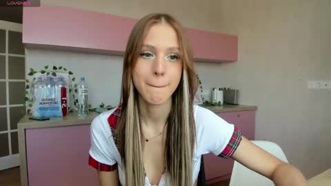 moony_light online show from 05/18/26, 08:42