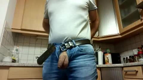 moos1 online show from 09/10/25, 05:29