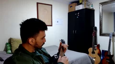 Abelardo online show from 10/01/25, 04:40