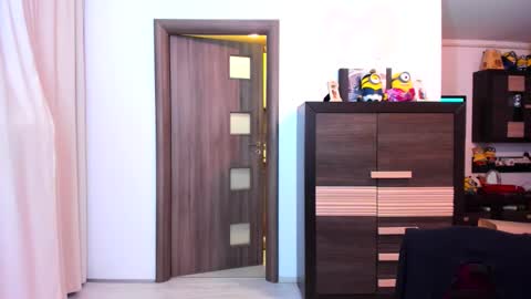 Snapshot of morelovely chatting on 02/17/26, 05:15 Carina online show from 02/17/26, 05:15