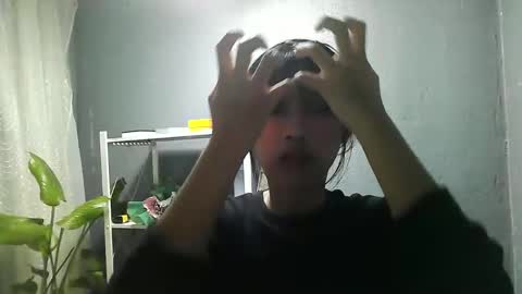 Snapshot of morenang_pinay chatting on 11/20/25, 02:34 morenang_pinay online show from 11/20/25, 02:34