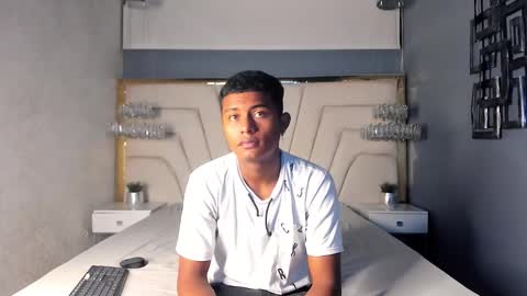 Mmorenito online show from 10/15/25, 06:52