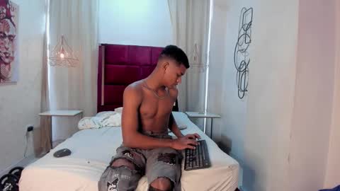 Mmorenito online show from 10/29/25, 08:54